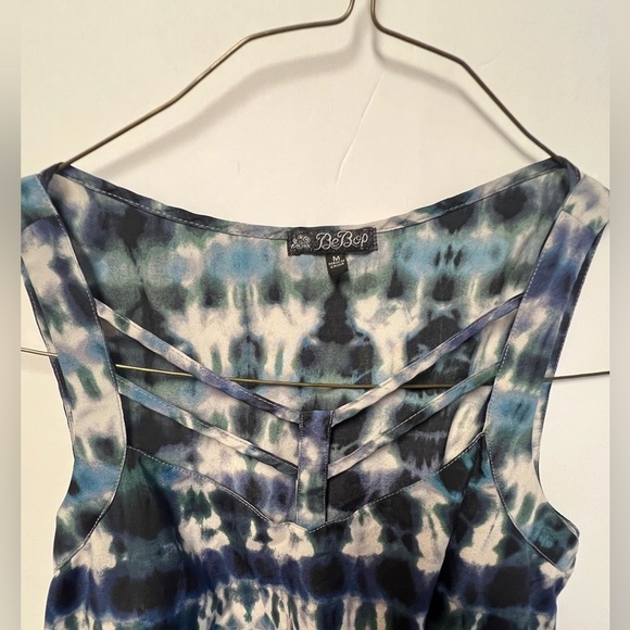 BE BOP TIE DYE SLEEVELESS JUNIOR SIZE M DRESS. SEVERAL SHADES OF BLUE - Picture 8 of 8